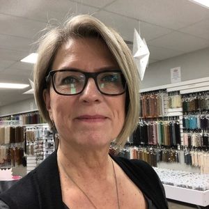 Meet your Posher, Laurie